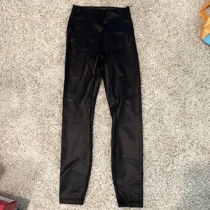 BRAND NEW NEVER WORN 25 inch Lululemon shiny leggings